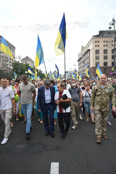 Kiew Ukraine August 2020 Ukrainische Oppositionspolitiker Gehen Inmitten Von Veteranen — Stockfoto