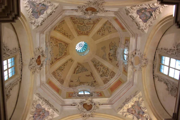 Vista Interior Del Techo Iglesia Con Frescos — Foto de Stock