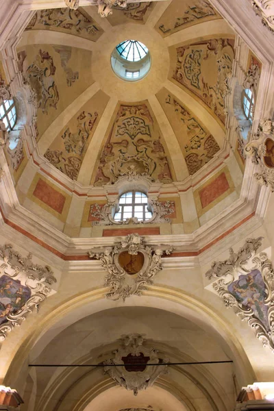 Vnitřní Střecha Kostela Pohled Freskami — Stock fotografie