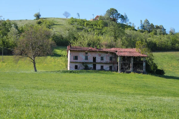 Antigua Granja Piamontesa Campo — Foto de Stock