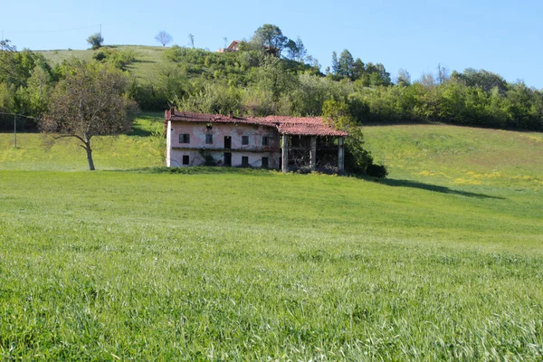 Altes Piemontesisches Bauernhaus Auf Dem Land — Stockfoto