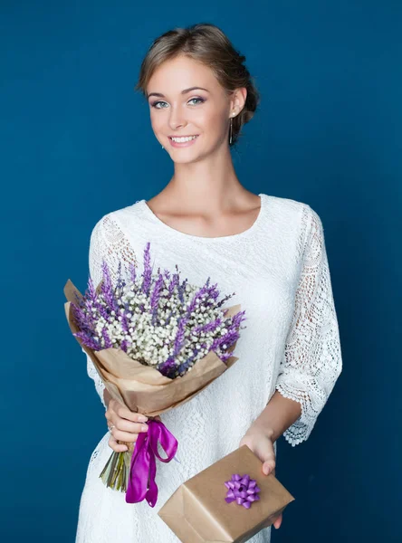 Beautiful Smiling Woman Gift Flowers Young Happy Female Model White — Stock Photo, Image