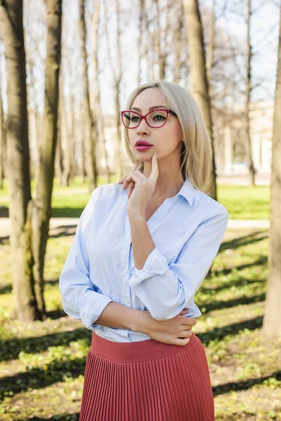 Mujer Negocios Con Estilo Retrato Moda Aire Libre — Foto de Stock