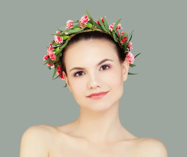 Vriendelijke Jonge Vrouw Met Een Gezonde Huid — Stockfoto