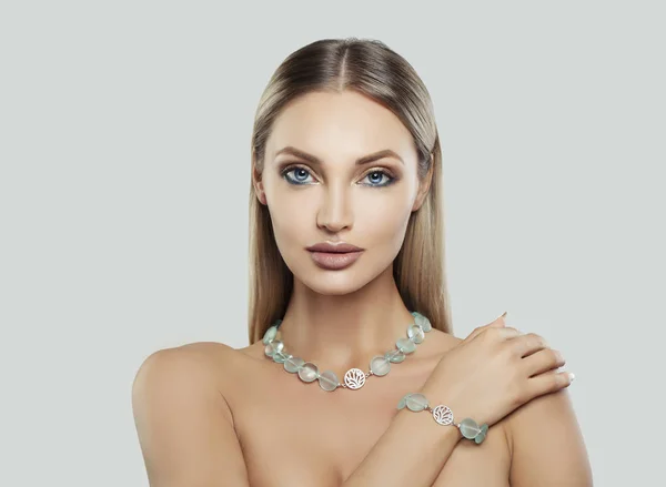 Luxe Vrouw Mannequin Met Make Sieraden Zilveren Ketting Armband Met — Stockfoto