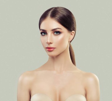 Beyaz arka planda, Spa Güzellik sağlıklı cilt ile kadın