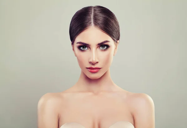 Portret Van Jonge Vrouw Cosmetologie Schoonheid Skincare Concept — Stockfoto
