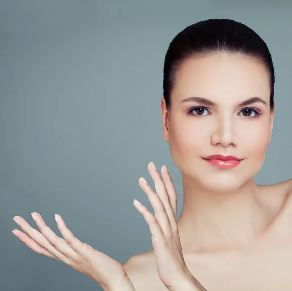 Healthy Young Woman Holding Empty Copy Space Open Hand Blue — Stock Photo, Image