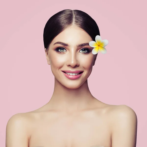 Tratamento Facial Cosmetologia Beleza Spa Mulher Sorridente Com Pele Perfeita — Fotografia de Stock