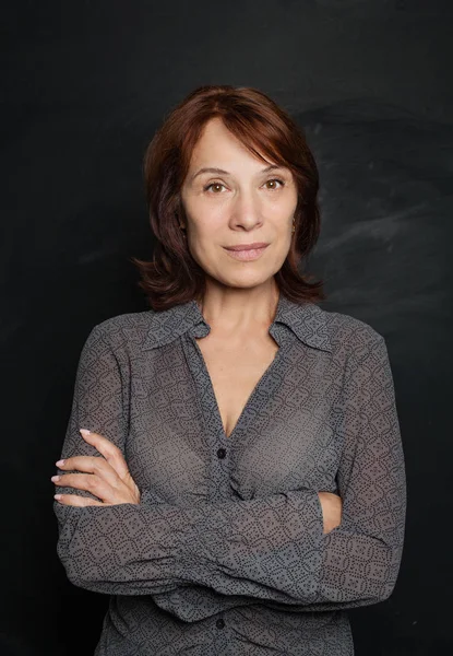 Gülümseyen iş kadın 57 yaşında, gerçek kişiler portre