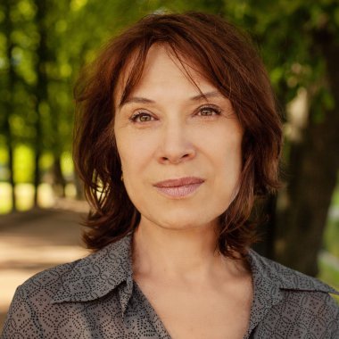 Olgun kadın portre portre. Orta yetişkin Bayan açık havada kadın yüzü