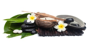 Spa nesneler için mum ve çiçekler ile terapi
