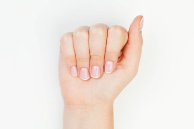 Güzel el Beyaz arka plan üzerinde. Manikür kavramı