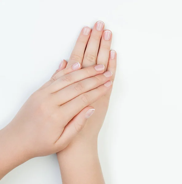 Prachtige Vrouwelijke Handen Witte Manicure Tafel — Stockfoto