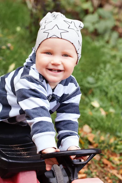 Smiling Child Playing Outdoors Playground Portrait — Stock Photo, Image