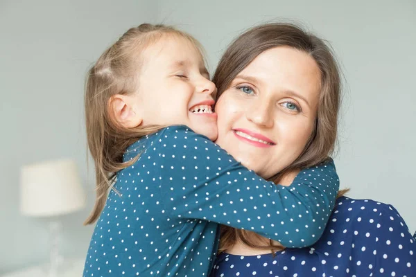 Happy Family Mother Little Daughter Happy Mother Day Concept — Stock Photo, Image