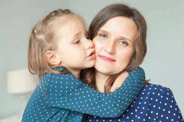 Happy Family Mother Little Daughter Hugging Happy Mother Day Concept — Stock Photo, Image