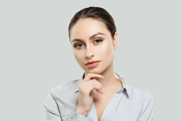 Mignon Jeune Femme Étudiant Portrait — Photo