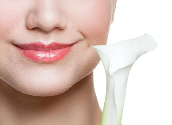 Labios Femeninos Sonrientes Con Brillo Color Natural Aislado — Foto de Stock