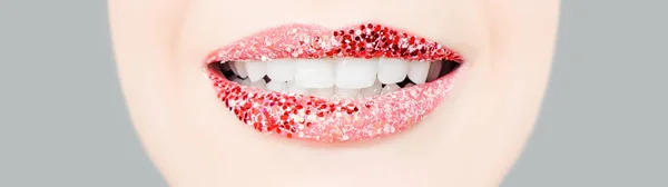 Sourire Parfait Avec Des Lèvres Rouges Des Dents Blanches Saines — Photo