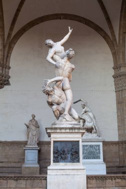 Tecavüz Giambologna Loggia dei Lanzi Piazza della Signoria, Florence, İtalya Tarih içinde tarafından Sabine kadın (Ratto delle Sabine) Floransa heykel. Firenze yerler
