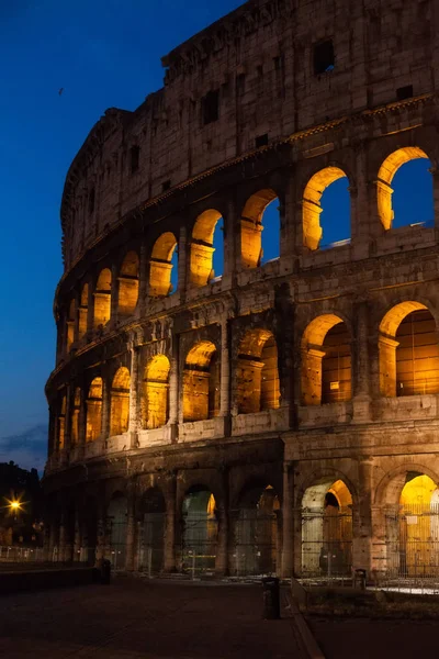 Noční Koloseum Římě Itálie Římské Ruiny Architektura Mezník — Stock fotografie