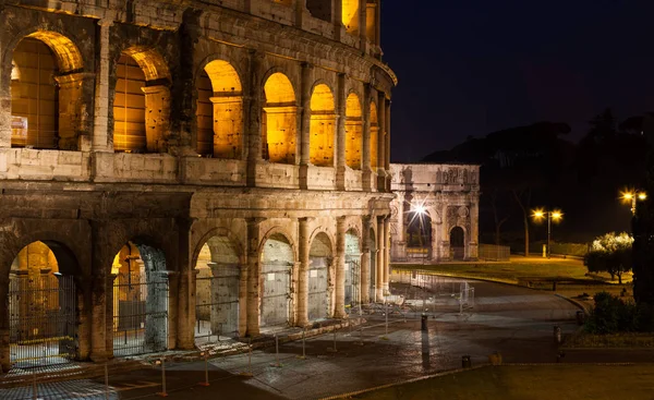 Vista Nocturna Del Coliseo Roma Italia Ruinas Roma Arquitectura Monumentos —  Fotos de Stock
