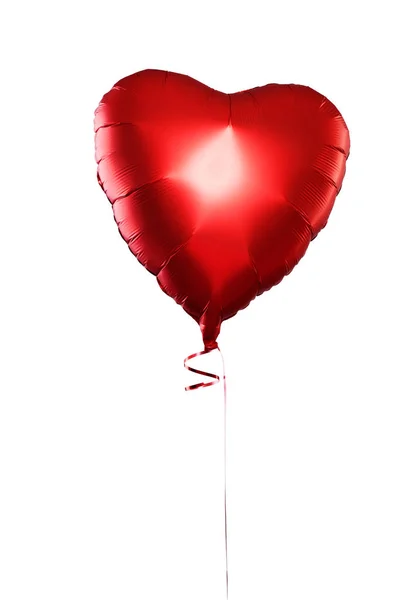 孤立在白色背景上的红色心型气球 — 图库照片