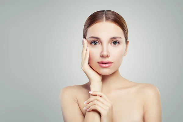 Cara Femenina Mujer Belleza Con Retrato Piel Saludable — Foto de Stock