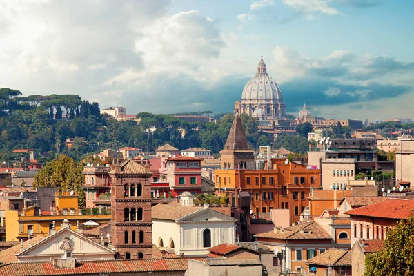 Paisaje urbano panorámico aéreo de Roma, Italia — Foto de Stock