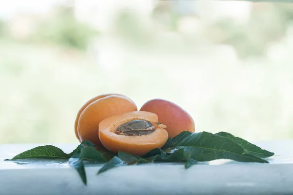 Authentic organic food. Peaches Italian delishes — Stock Photo, Image