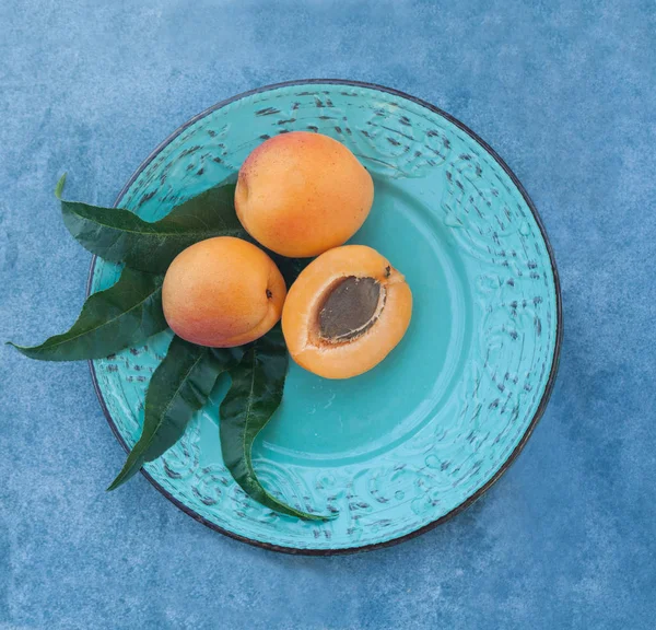 Authentic organic food. Peaches Italian delishes — Stock Photo, Image