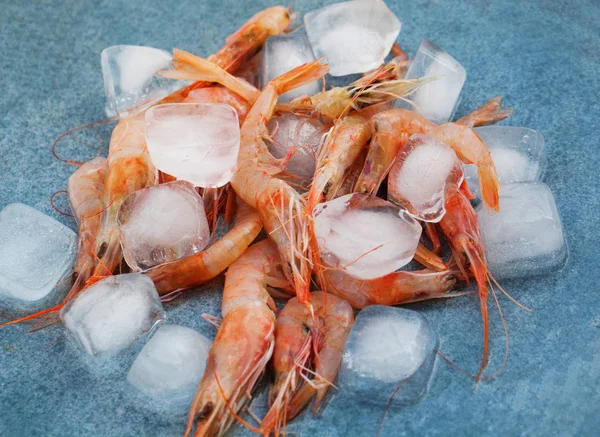 Aliments biologiques authentiques. Crevettes Délices italiens — Photo