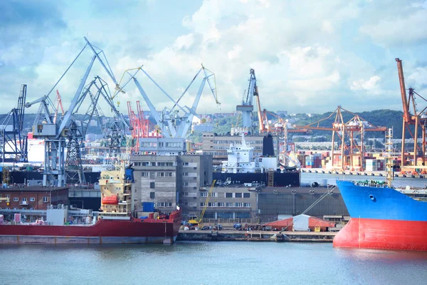 Ships and cargo cranes in Gdansk, Port of Poland — Stock Photo, Image