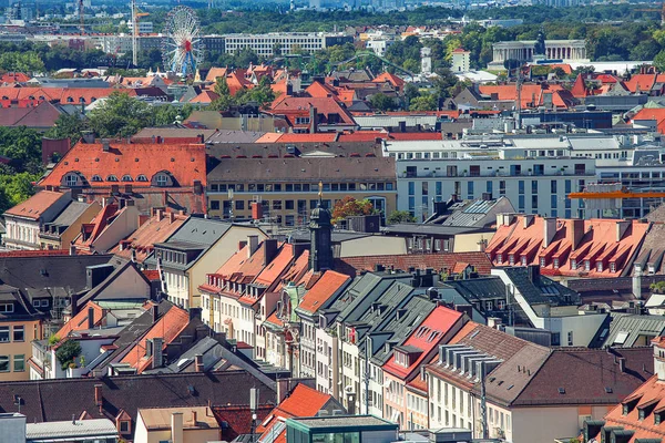 Münih şehir merkezi ve eski şehir manzarası tarihi kent merkezine görüntüleme — Stok fotoğraf
