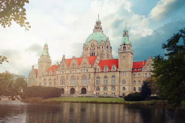 Oude stadhuis van de Hannover. Voorste perspectief op het historische stadhuis van Hannover — Stockfoto