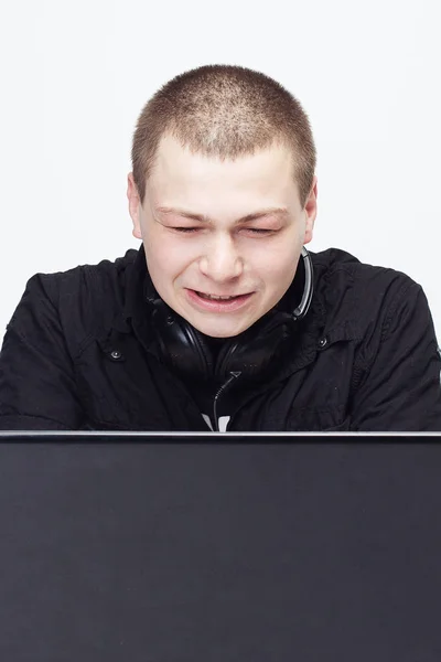 Man with Stress and annoyance lookicng in monitor — Stock Photo, Image