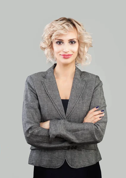 Smiling businesswoman with crossed arms portrait. Smart woman — Stock Photo, Image