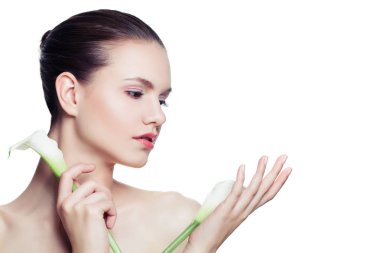 Beyaz izole açık deri ile Pretty kadın spa modeli
