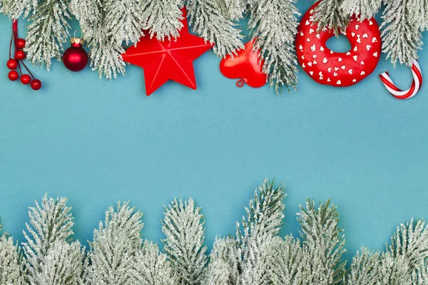 Composição perfeita de Natal fronteira. Fundo azul — Fotografia de Stock