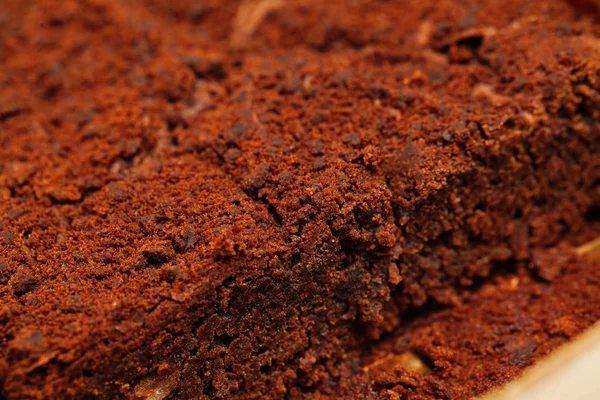 Bolo Brownie doce com pó de café e chocolate — Fotografia de Stock