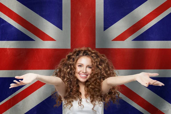 Vítejte Velké Británii Žena Proti Britské Vlajce Cestování Studium Angličtiny — Stock fotografie