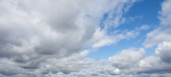Céu Nublado Céu Azul Bonito Com Nuvens Brancas Panorama — Fotografia de Stock