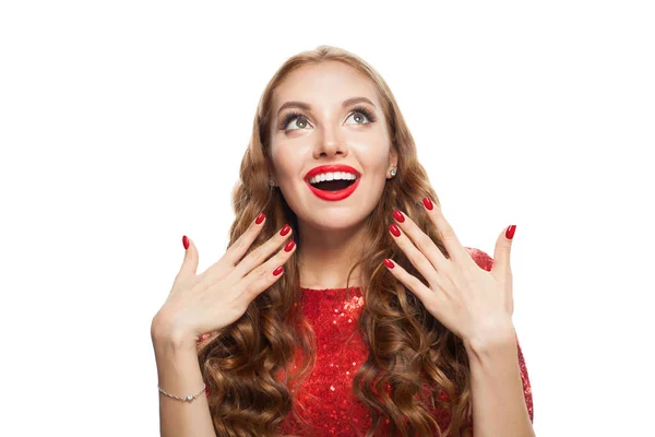 Belle Femme Excitée Avec Des Ongles Rouges Manucurés Sur Fond — Photo