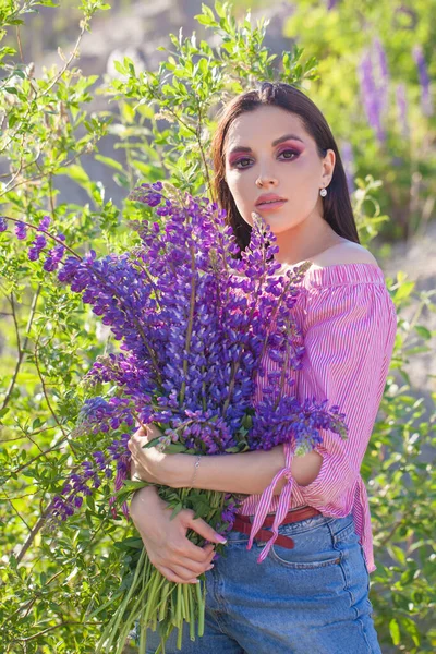 Pretty Summer Woman Colorful Flowers Portrait — Stock Photo, Image