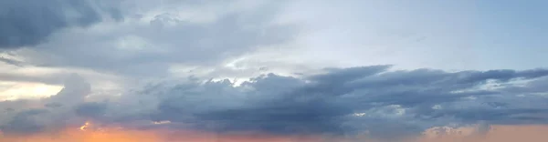 Belo Pôr Sol Perfeito Céu Nuvens Panorama — Fotografia de Stock