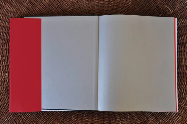 空白の本ページ紙背景およびダスト ジャケット折り返しテキストの場所 デザイン要素 — ストック写真