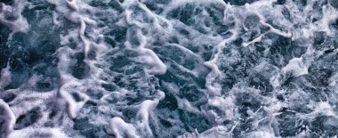 Deniz, sıçramalar, köpük ve fırtına