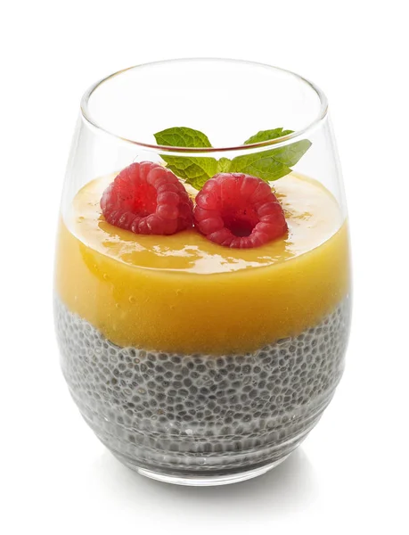 Zdrowe Posiłki Wegańskie Chia Pudding Sosem Mango Świeże Maliny Białym — Zdjęcie stockowe