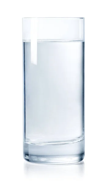 Vaso de agua inmóvil sobre fondo blanco — Foto de Stock